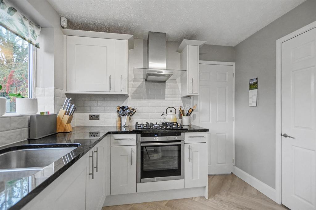 Kitchen 3.jpeg
