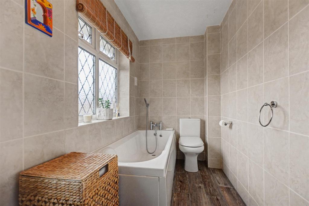 En Suite 2.jpeg