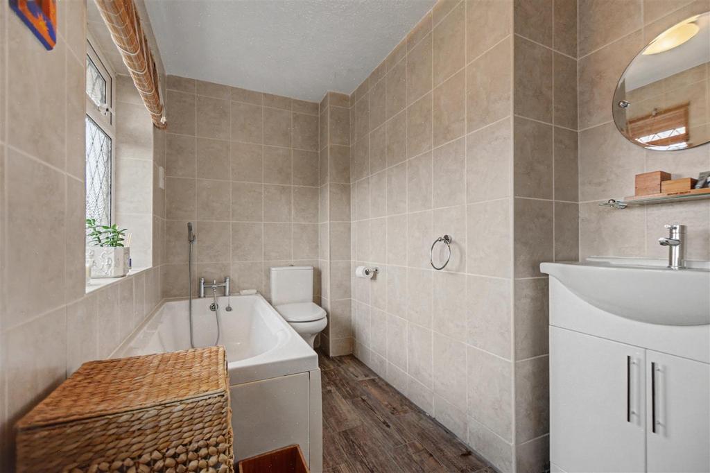 En Suite 1.jpeg