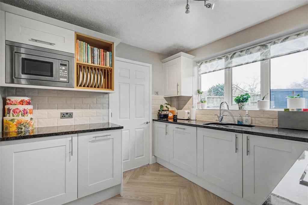 Kitchen 1.jpeg
