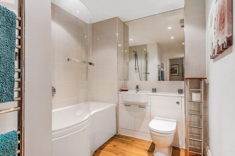 3 bedroom flat for sale, West Common Road, Bromley, Kent, BR2