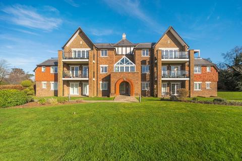 3 bedroom flat for sale, West Common Road, Bromley, Kent, BR2