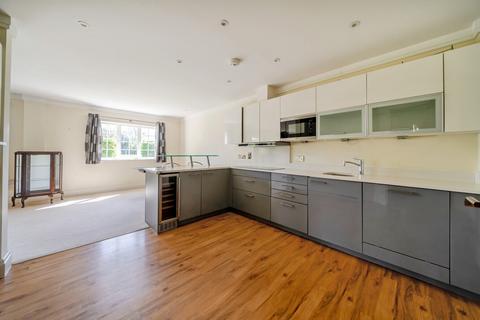3 bedroom flat for sale, West Common Road, Bromley, Kent, BR2