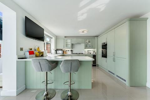 4 bedroom semi-detached house for sale, Lingwell Park, Widnes WA8