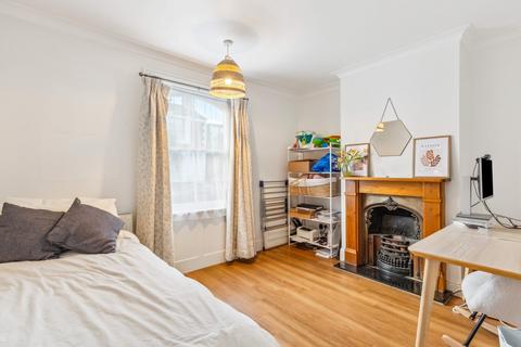 2 bedroom terraced house to rent, St Peter's Grove, Hammersmith  W6