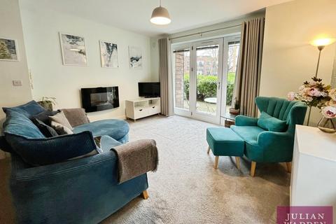 2 bedroom flat for sale, Nell Lane, West Didsbury, Manchester, M20