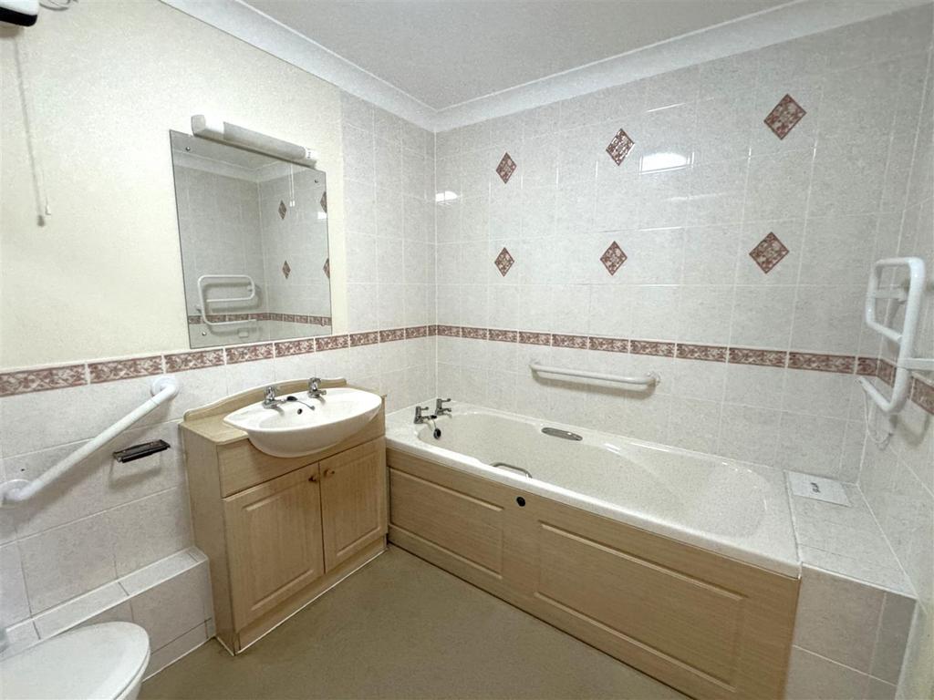 Bathroom.jpeg