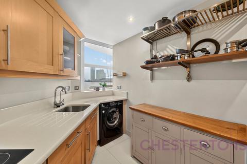 2 bedroom flat to rent, Manchester Road, London