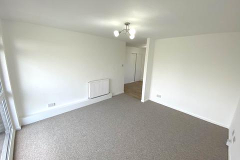 2 bedroom flat to rent, Red Road, Borehamwood