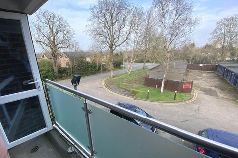 2 bedroom flat to rent, Red Road, Borehamwood