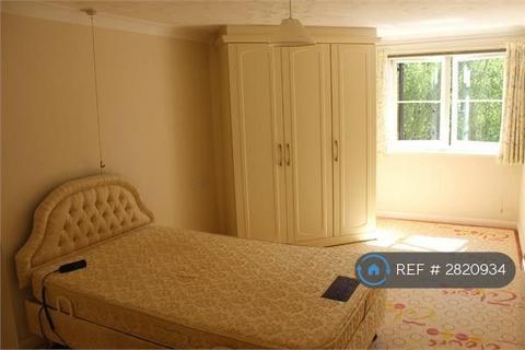 1 bedroom flat to rent, Katherine Court, Camberley, GU15