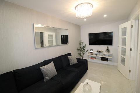 4 bedroom semi-detached house to rent, Westmacott Drive, Feltham TW14