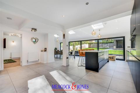 5 bedroom detached house for sale, Silver Birches, Hutton, Brentwood