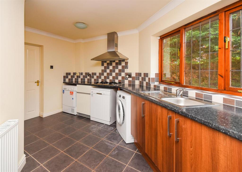 Keepers Lodge - Kitchen.jpg