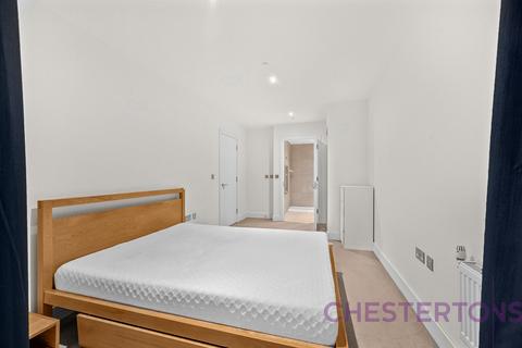 3 bedroom flat to rent, Love Lane, Woolwich, London