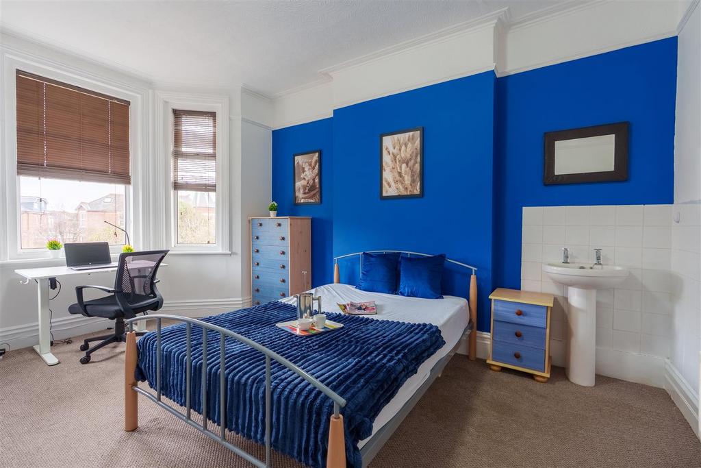 Room 4.jpg