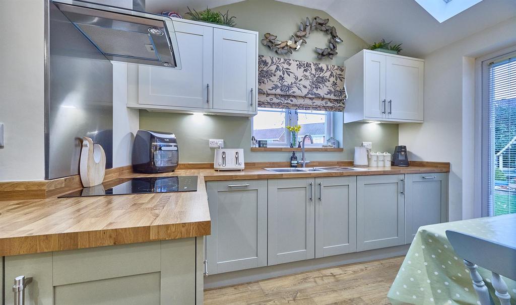 Blake Close Hinckley 20.jpg