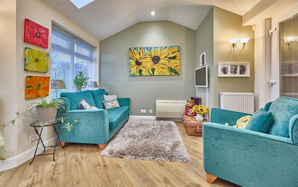 Open Plan Living/Dining/Kitchen
