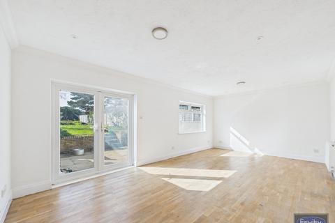 4 bedroom terraced house to rent, Elm Road, Dartford, DA1