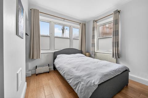 2 bedroom flat to rent, Tyers Estate, Bermondsey Street, London