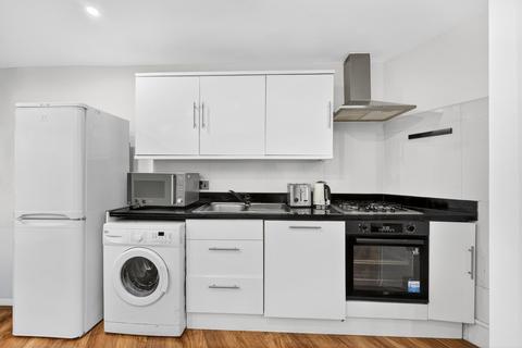 2 bedroom flat to rent, Blue Anchor Lane, London