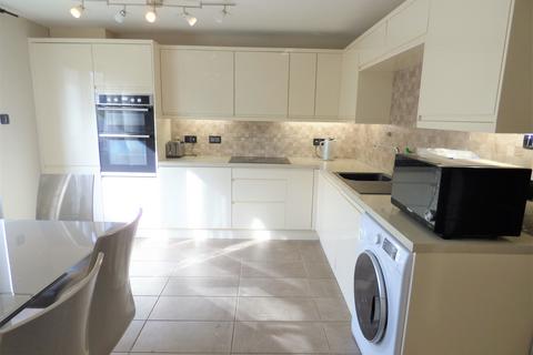 3 bedroom terraced house to rent, Leerdam Drive, London E14