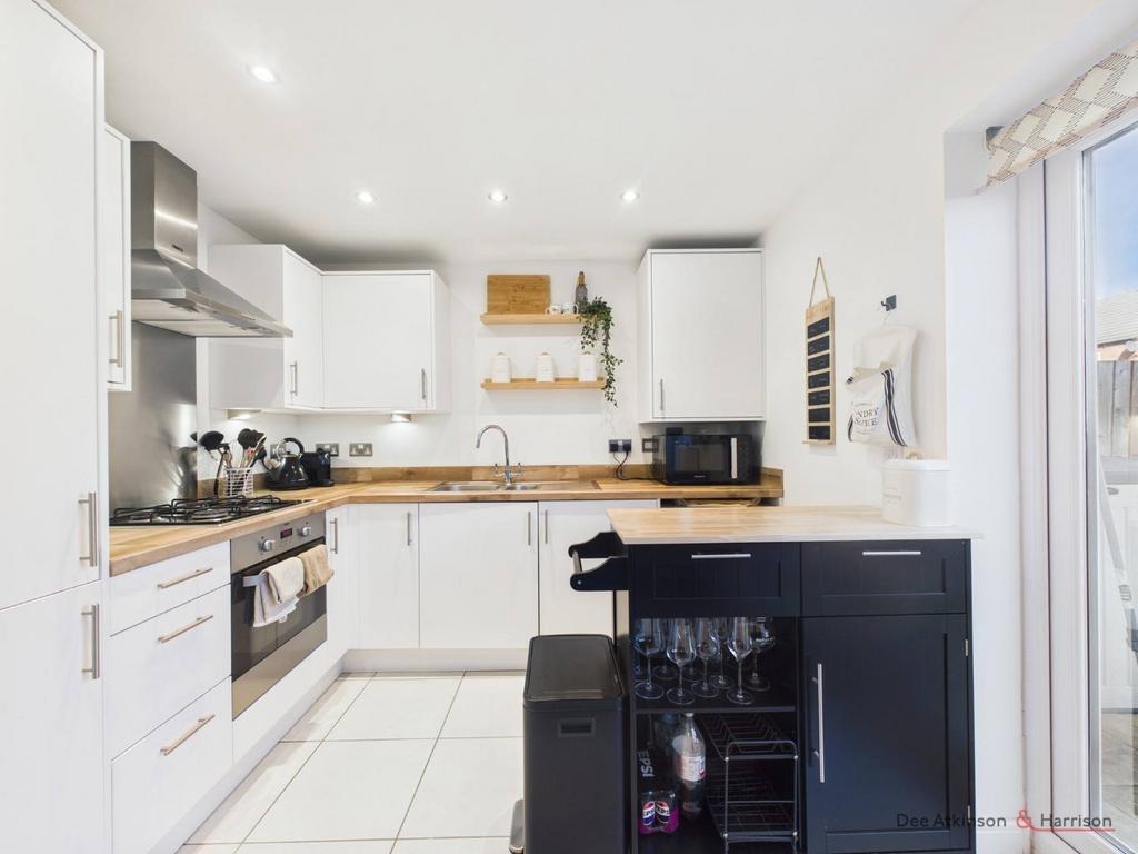 Kitchen/Dining Area