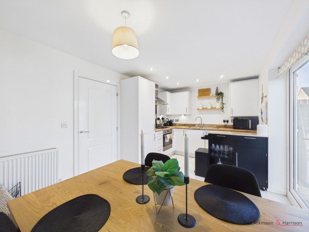 Kitchen/Dining Area