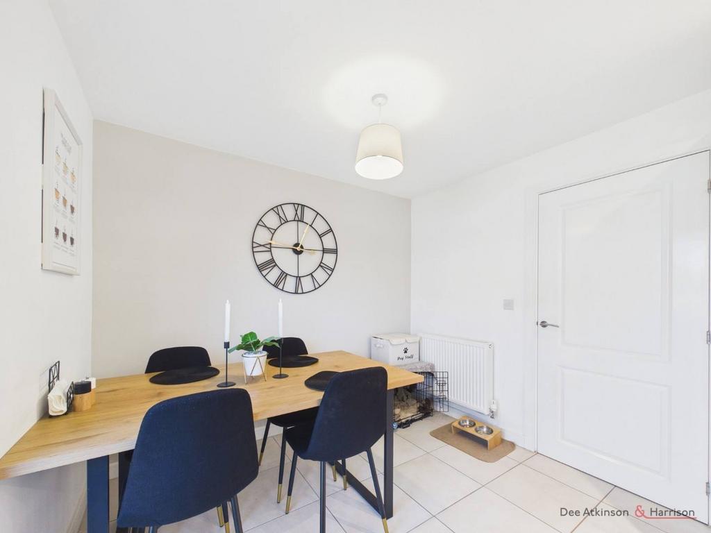 Kitchen/Dining Area