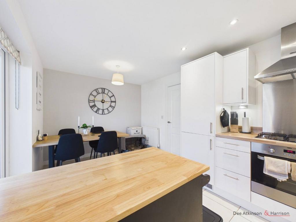 Kitchen/Dining Area