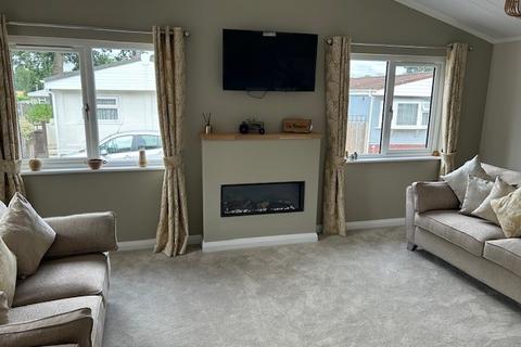 2 bedroom park home for sale, Fleet, Hampshire, GU52