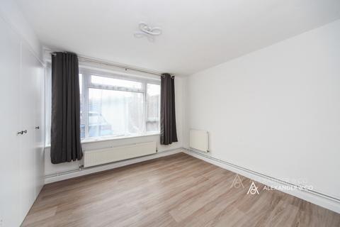 2 bedroom flat to rent, Victoria Street, Bedfordshire LU6