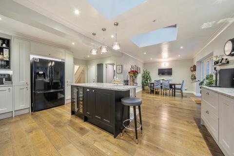4 bedroom end of terrace house for sale, Greenway, Chislehurst, BR7
