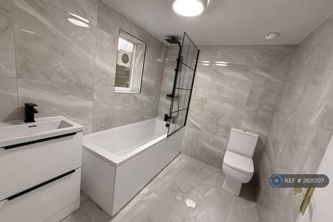 3 bedroom flat to rent, Burton Road, Manchester, M20
