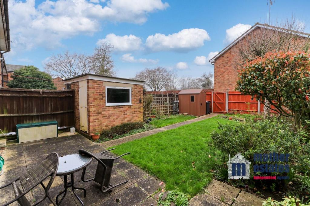 4 Sish Cl, Stevenage, SG1-7.jpg