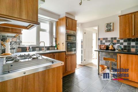 undefined, Sish Close, Stevenage