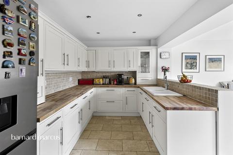 4 bedroom end of terrace house for sale, Oakdene Road, Brockham, BETCHWORTH