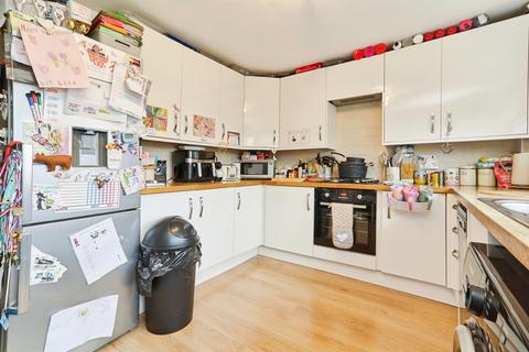 3 bedroom terraced house for sale, Church Avenue, Horsforth, Leeds