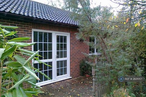 undefined, Thomas Drive, Newport Pagnell, MK16