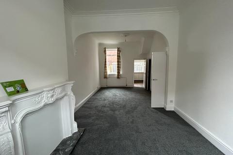 undefined, Division Road, Hull HU3