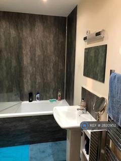 2 bedroom flat to rent, City View, Leeds, LS11