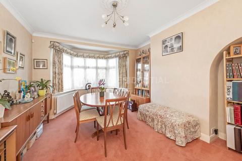 3 bedroom semi-detached house for sale, Beechcroft Avenue, New Malden