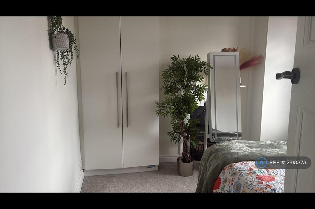 Bedroom To Rent
