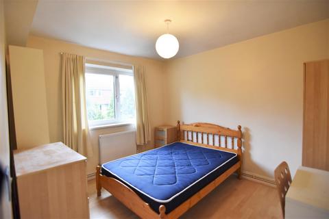 undefined, Petersfield Rise, Roehampton SW15