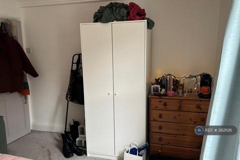 1 bedroom in a house share to rent, Priory Park Road, London, NW6