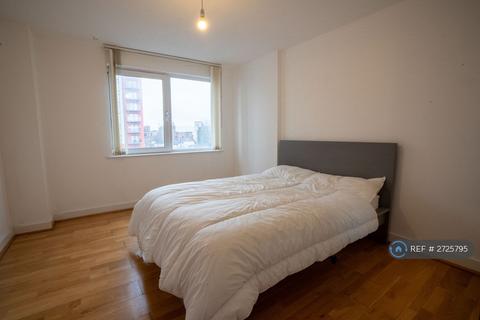 2 bedroom flat to rent, Jigger Mast House, London, SE18