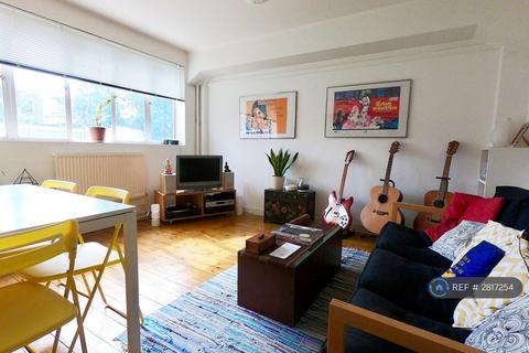 2 bedroom flat to rent, Sandhurst Court, London, SW2