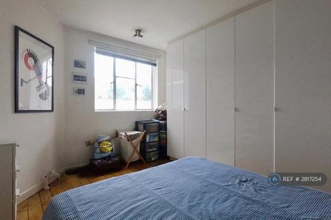 2 bedroom flat to rent, Sandhurst Court, London, SW2