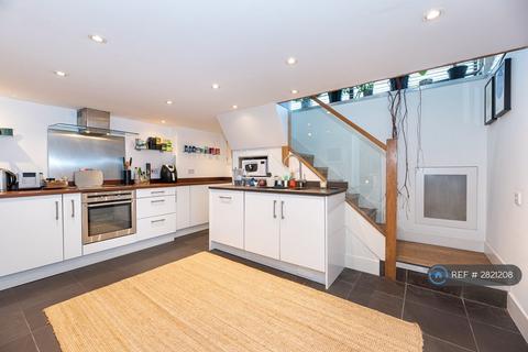 1 bedroom flat to rent, Garratt Lane, London, SW18