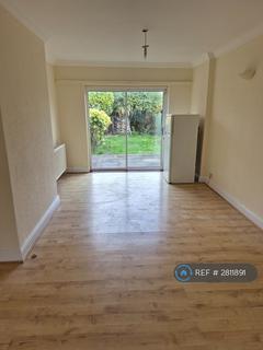 3 bedroom terraced house to rent, Ravenswood Crescent, Harrow, HA2